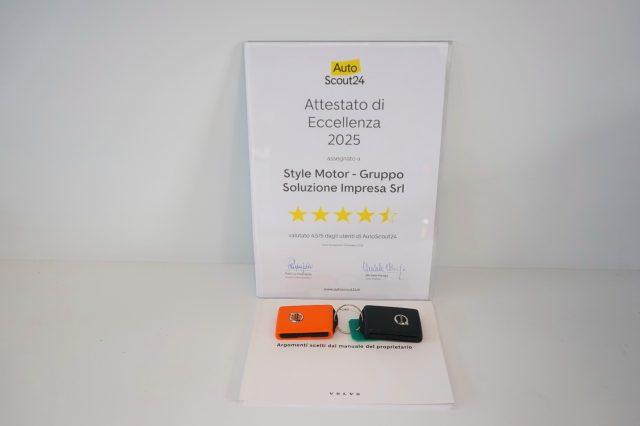 VOLVO XC40 B3 automatico Business MHEV Certificata