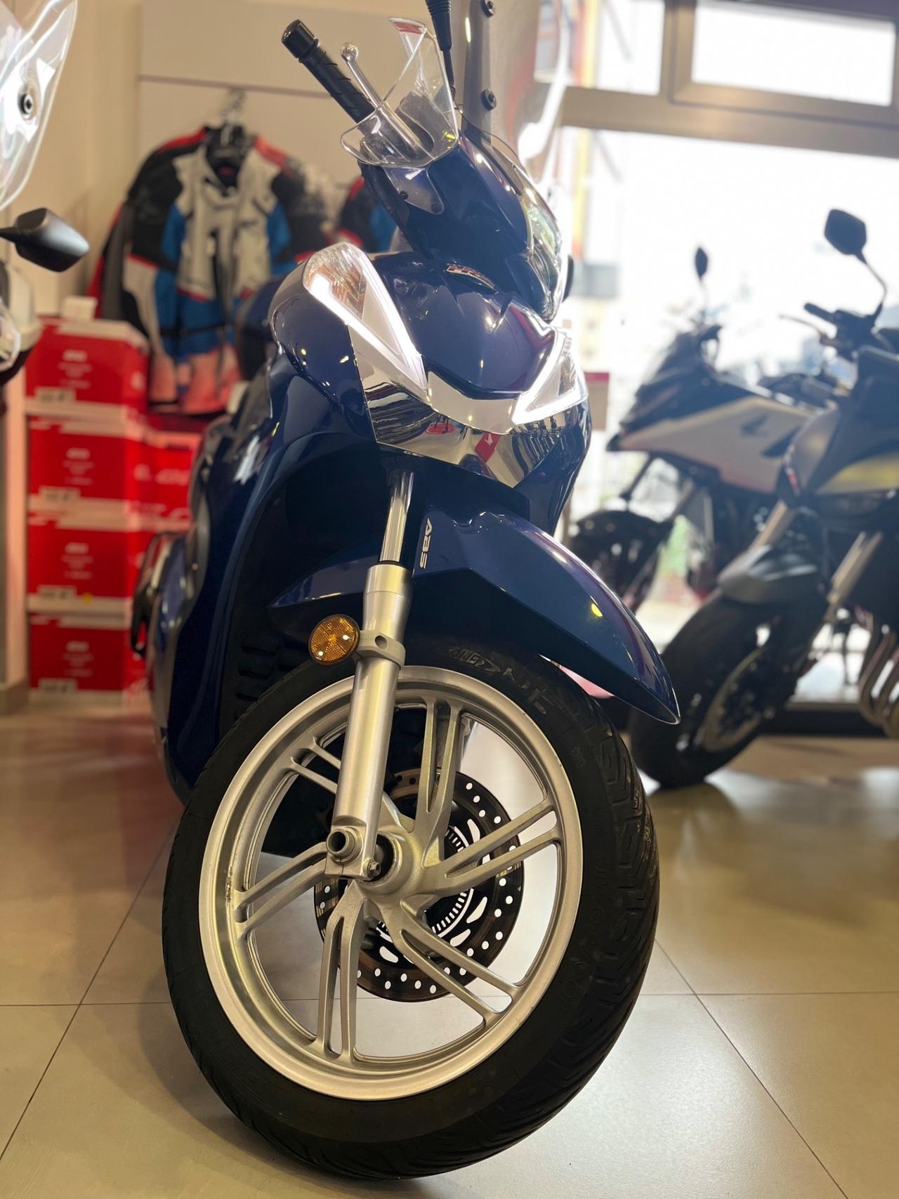 Honda SH 300 Scooter