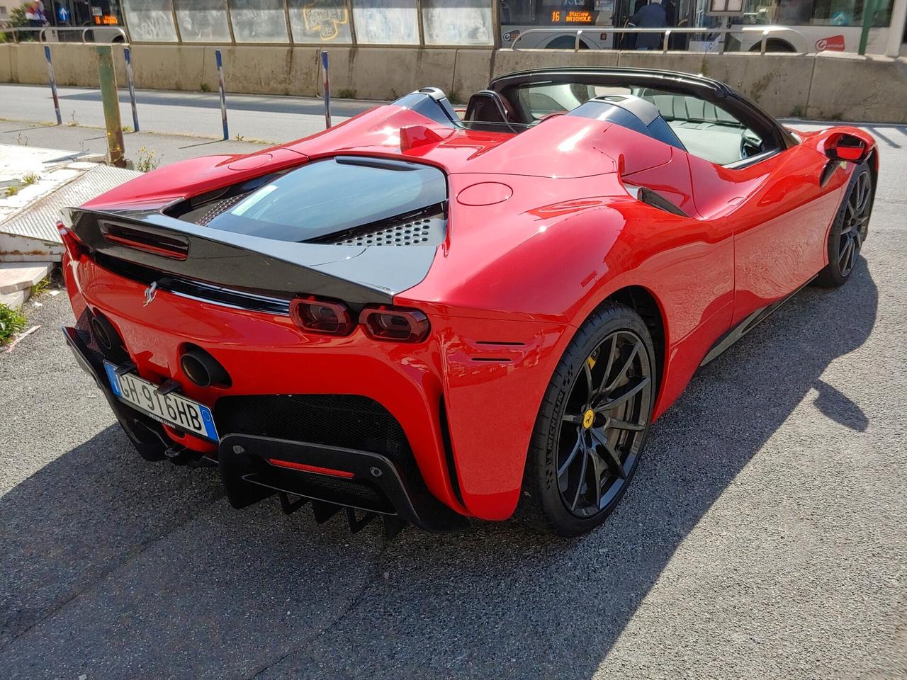 Ferrari SF90 Spider ASSETTO FIORANO