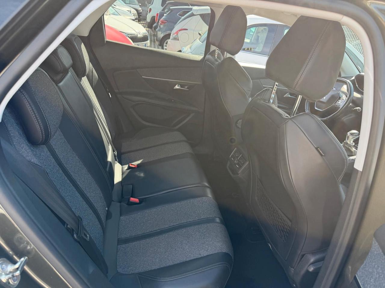 Peugeot 3008 BlueHDi 130 S&S Allure-2018