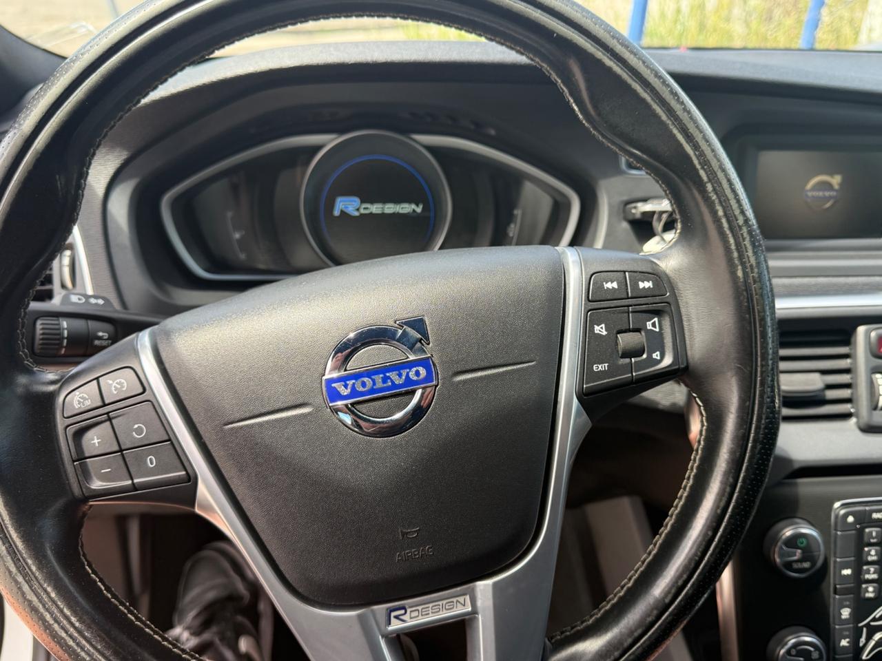 Volvo V40 D2 'eco' R-design Momentum