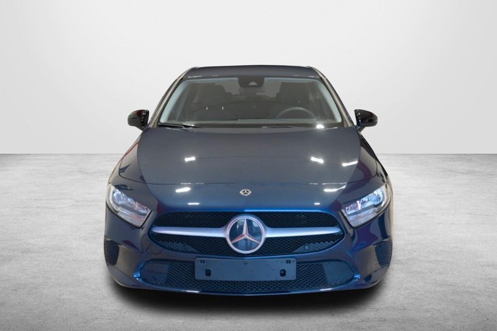 MERCEDES-BENZ A 180D 116CV 6M. BUSINESS SOLUTION ( NAVI - TELECAMERA POST. - CRUISE )