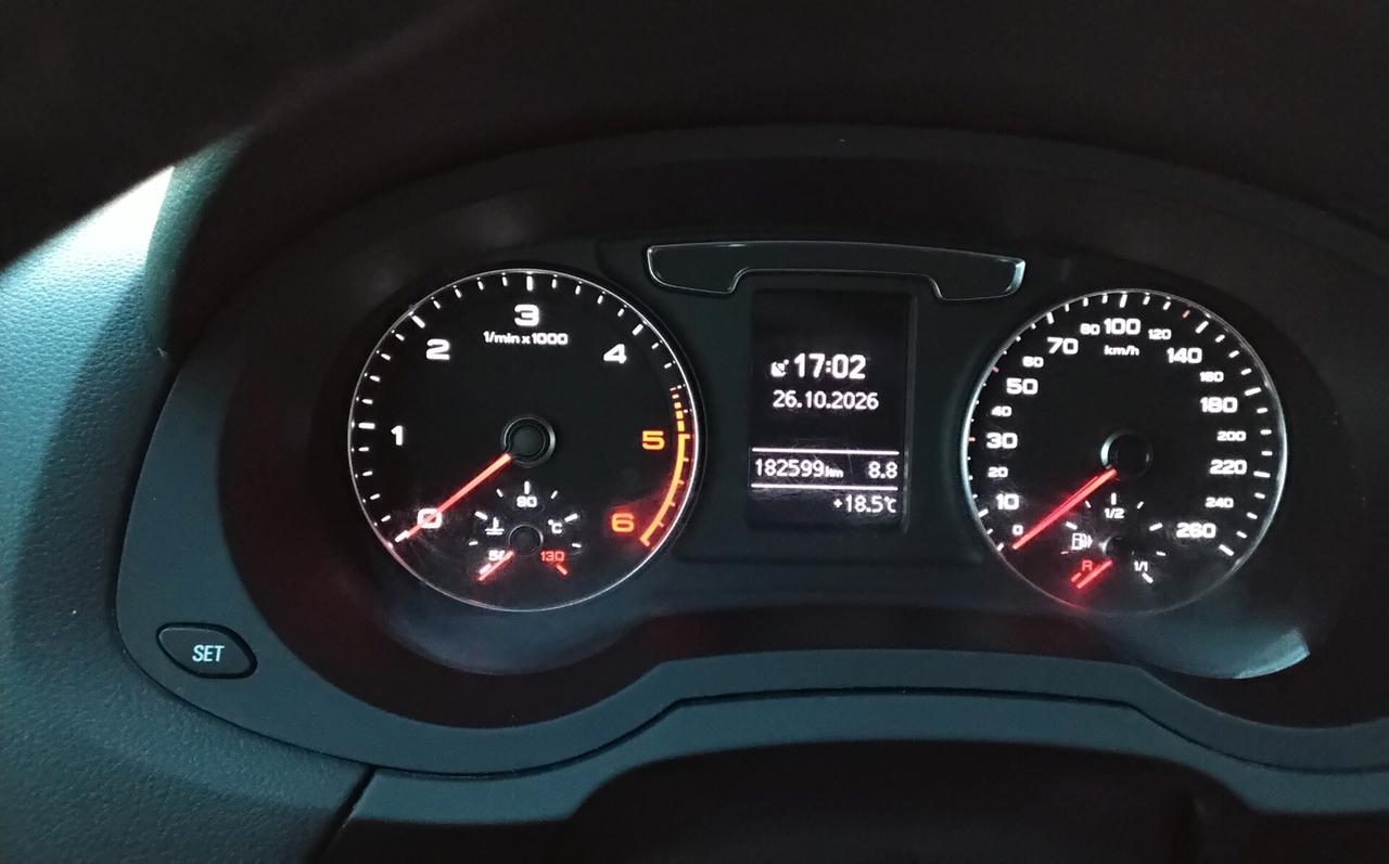 Audi Q3 2.0 TDI 120 CV Business