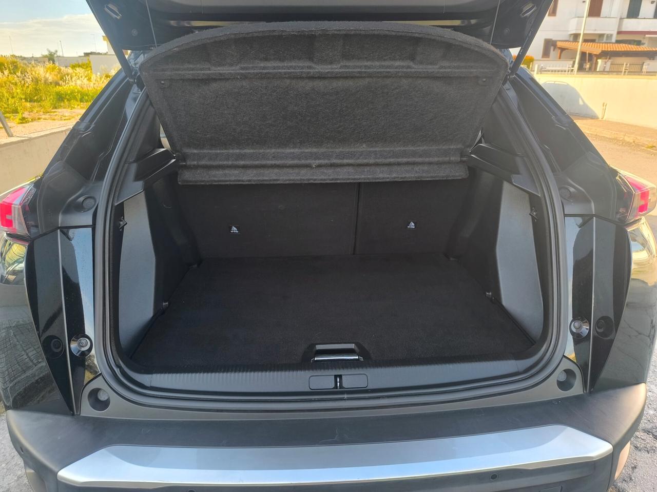 PEUGEOT 2008 ALLURE PACK 1.5 HDI 04/2022 LED/NAV/ SENS. POST/
