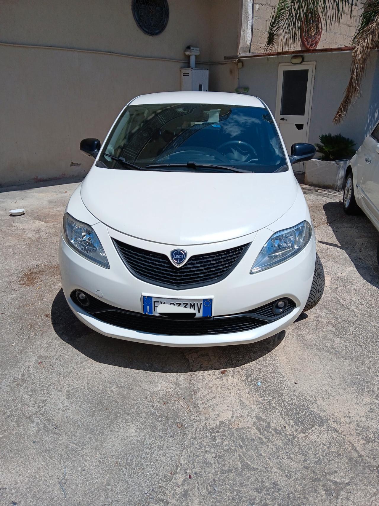 Lancia Ypsilon 1.2 69 CV 5 porte S&S Gold