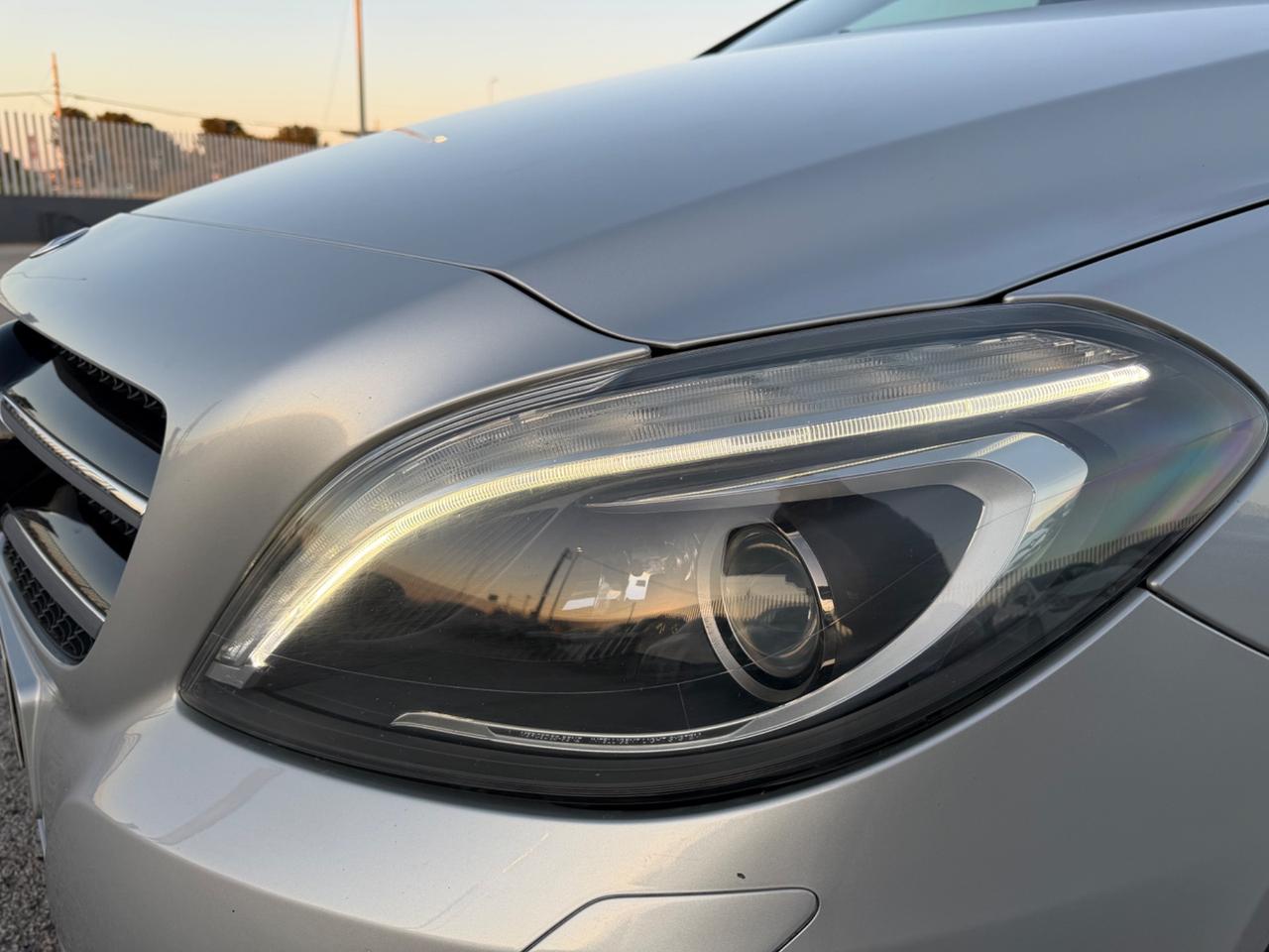 MERCEDES-BENZ B 220 CDI 170CV IPERFULL TETTO MY14