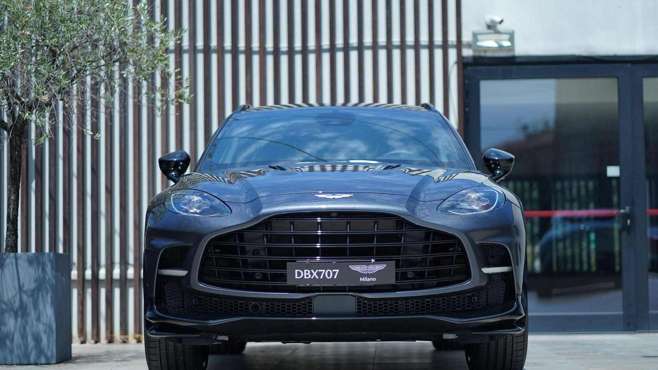 ASTON MARTIN DBX707 4.0