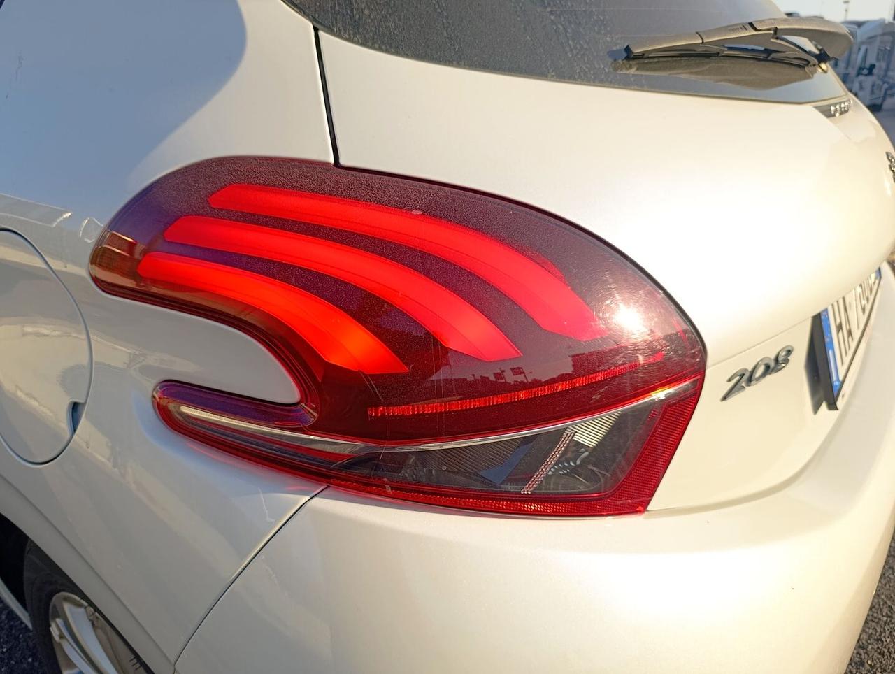 Peugeot 208 1.2 puretech Allure 82cv 5p
