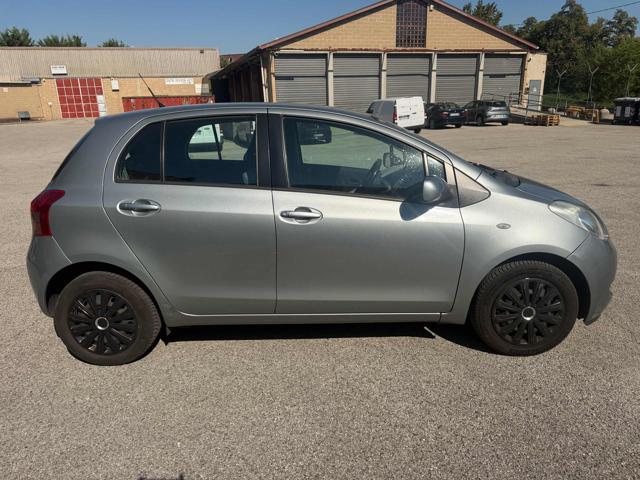 TOYOTA Yaris 108,985km 1.3 5p Sol senza nessun lavoro da fare