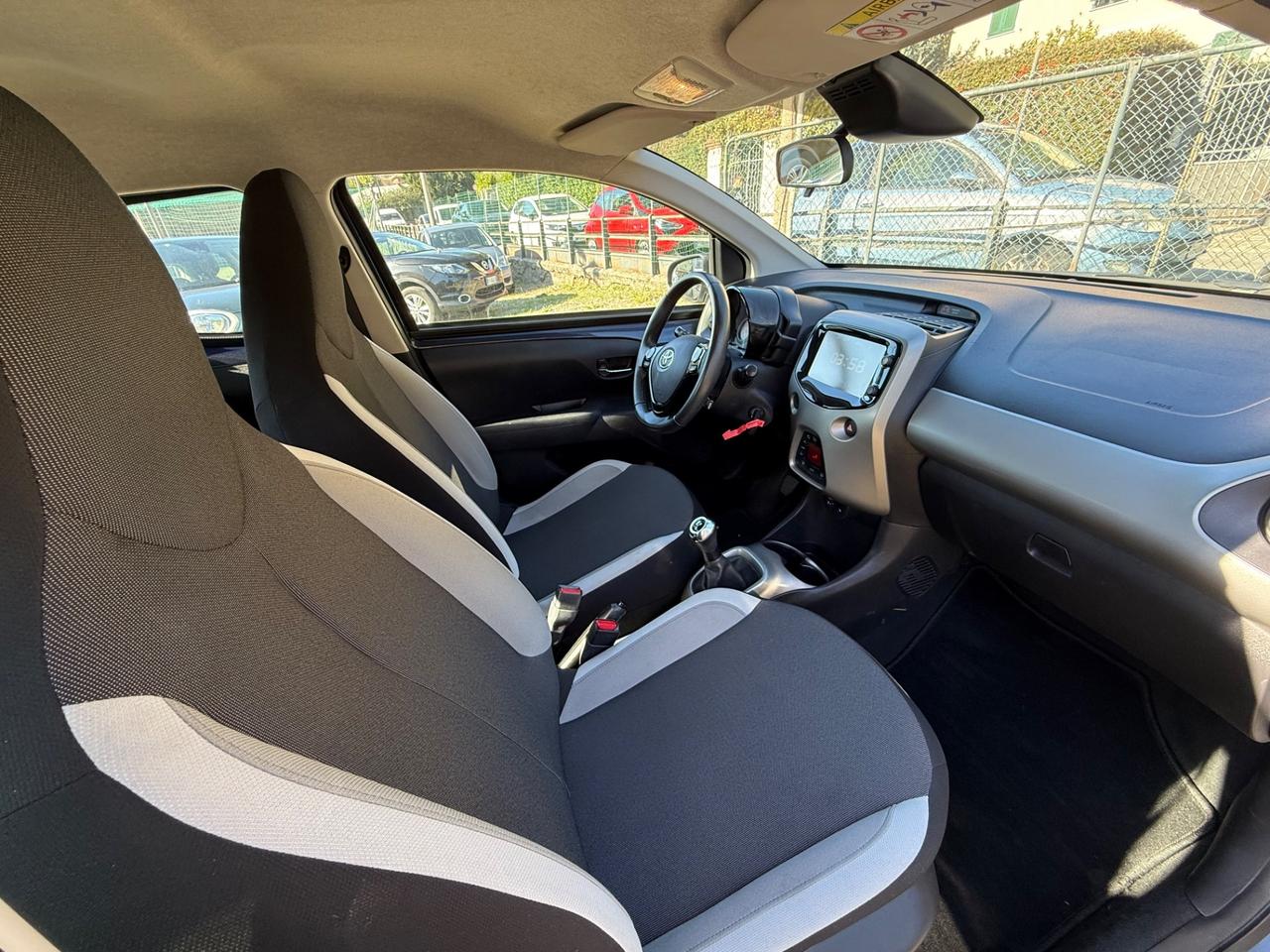 Toyota Aygo 1.0 VVT-i 69 CV 5 porte x-cool TSS