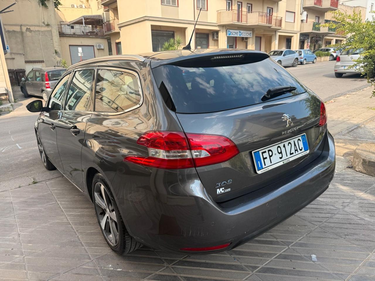 Peugeot 308 BlueHDi 130 S&S SW Allure