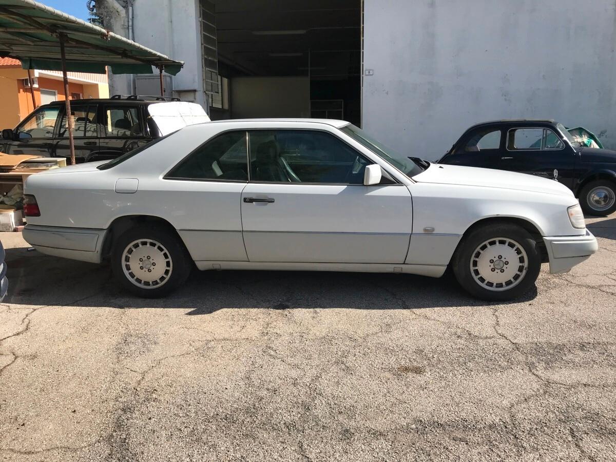 Mercedes-benz 300 200 CE Coupé