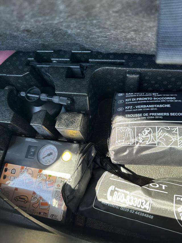 PEUGEOT 2008 motore elettrico 136 CV GT Pack