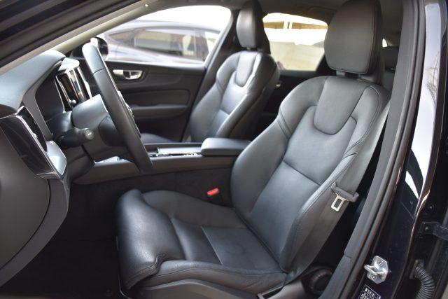 VOLVO XC60 B4 (d) AWD Geartronic Momentum *Pelle*