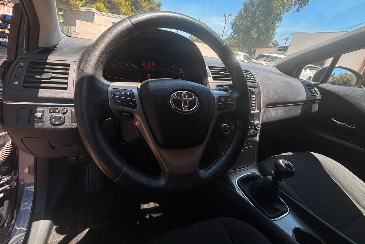 Toyota Avensis 2.0 D-4D Wagon Executive
