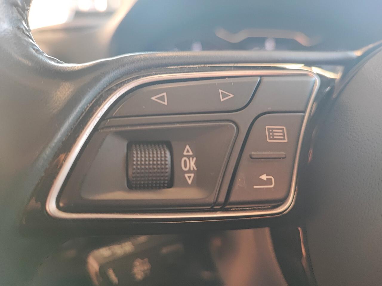 Audi Q2 30 TDI Business Design