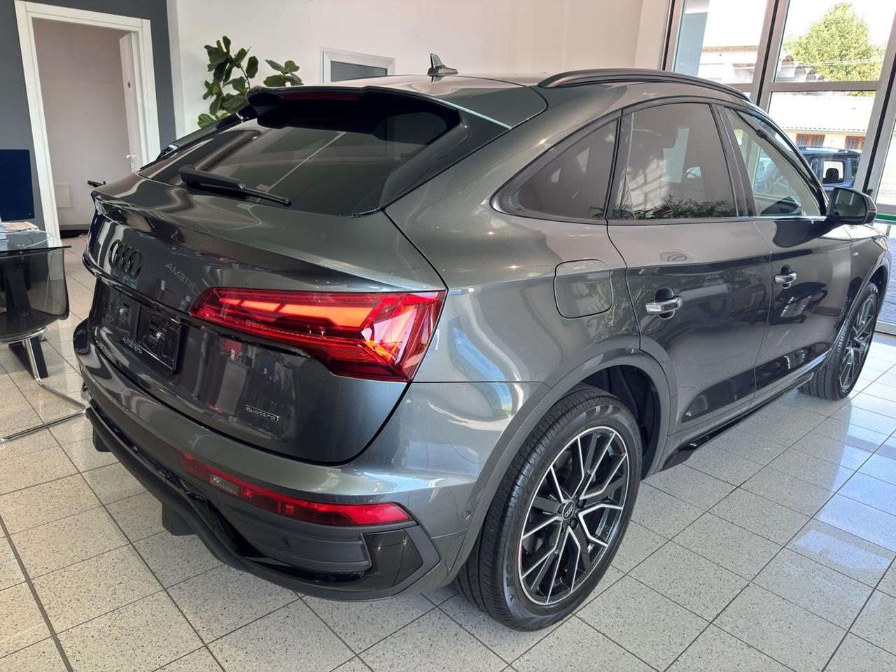 AUDI Q5 Sportback 2021 Sportback 40 tdi mhev Identity Black quattro s-tronic