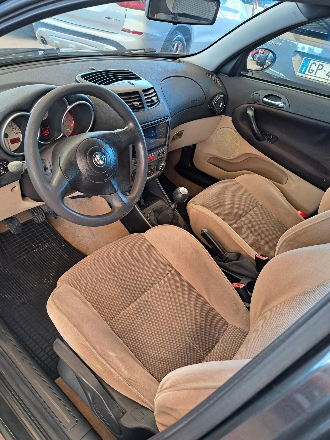 Alfa Romeo 147 1.9 JTD 115 CV 3p. Distinctive