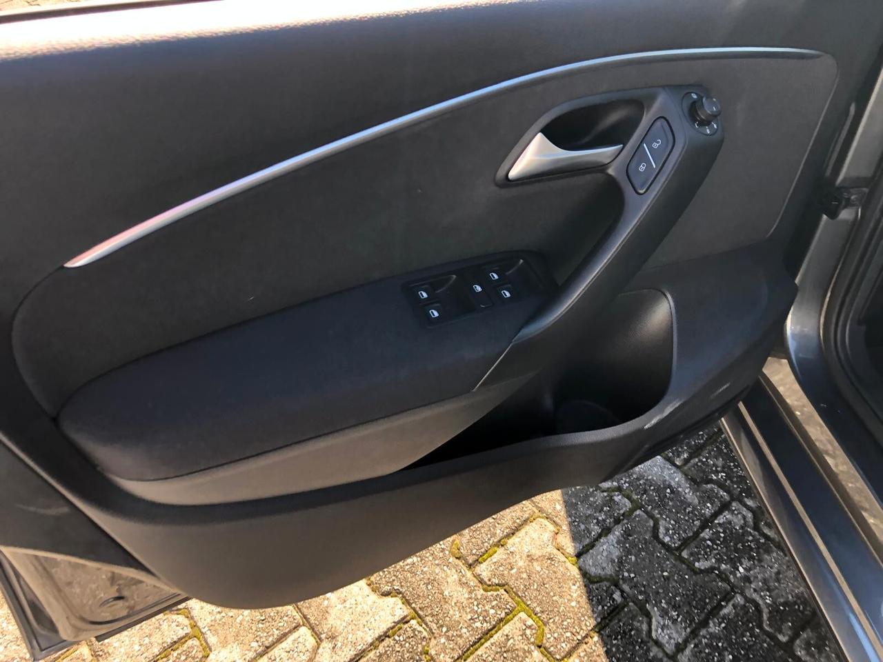 Volkswagen Polo 1.0 MPI 75 CV 5p. Comfortline ADATTA X NEOPATENTATI 1° PROPRIETARIO GARANZIA COMPLETA DELLA CONFORMGEST PER 12 MESI RINNOVABILE FINO A 36 MESI!!!