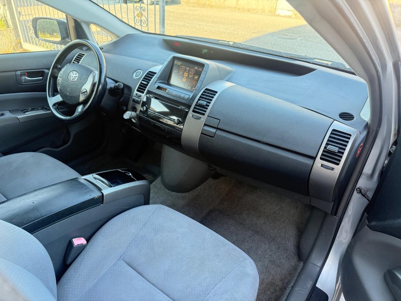 Toyota Prius 1.5 HYBRID 5P. POCHI KM 2008 NEOPAT