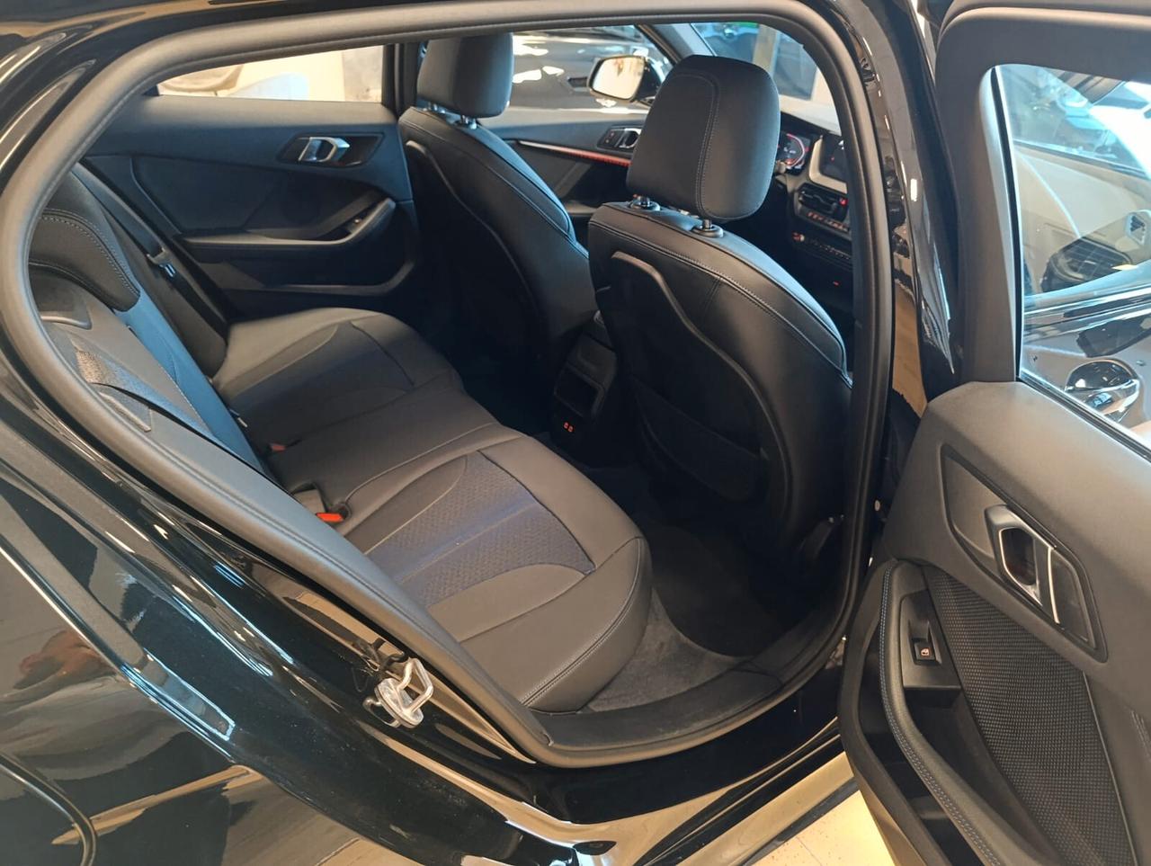 Bmw 118 118d 5p. Msport