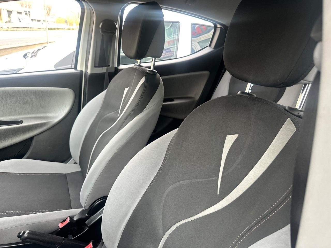 Lancia Ypsilon 0.9 TwinAir 85 CV 5 porte Metano Ecochic Gold