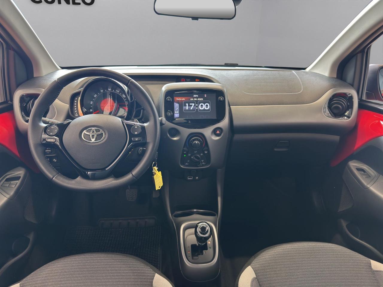 Toyota Aygo 5p 1.0 x-play m-mt 72cv