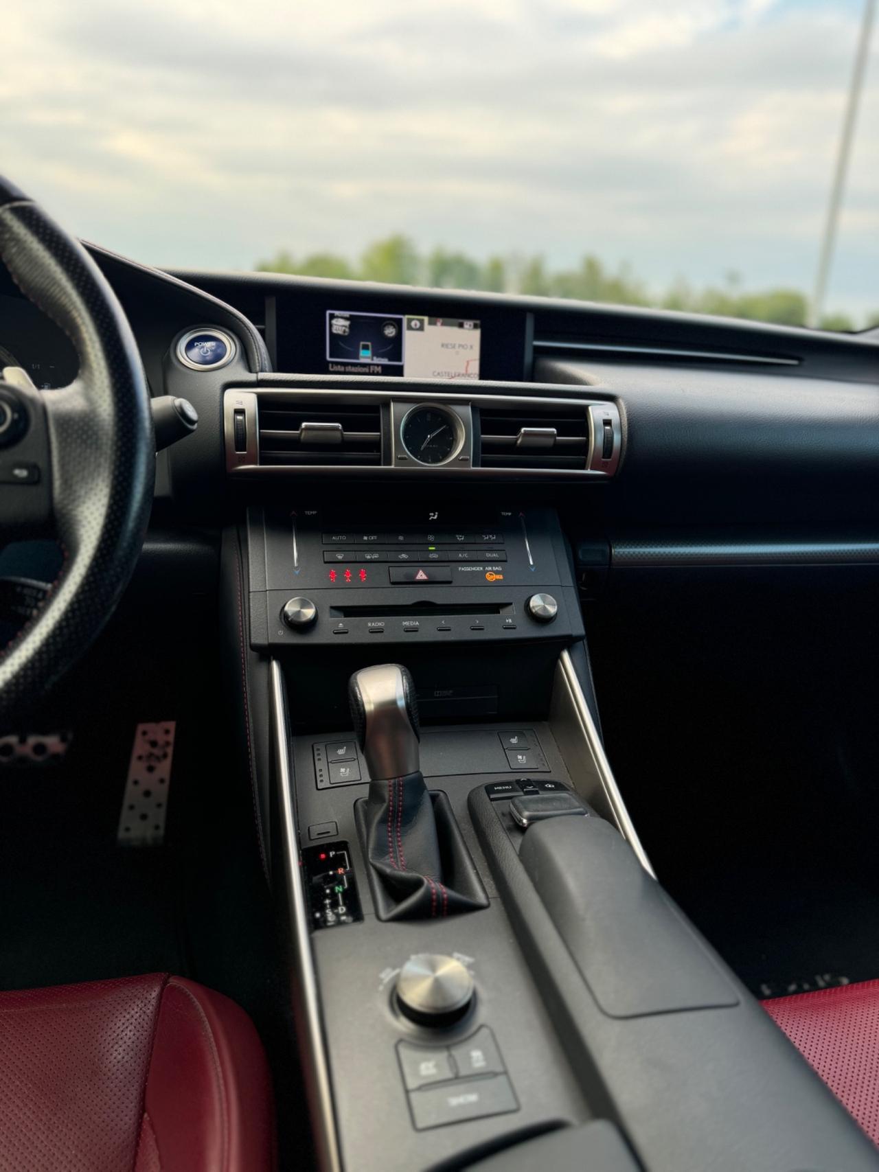 Lexus IS 300 Hybrid FSport