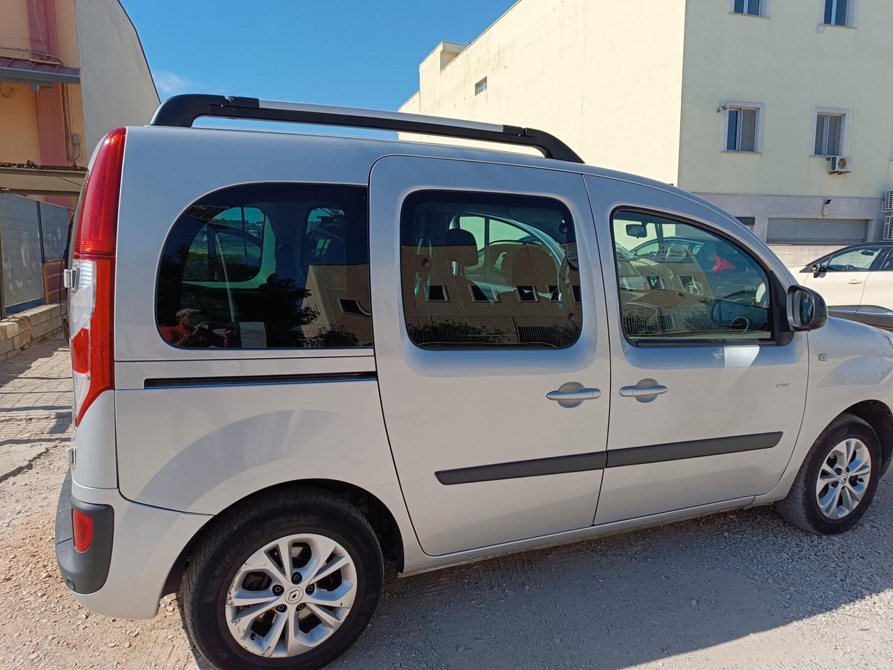 Renault Kangoo dCi 8V 95CV 5 porte posti Limited