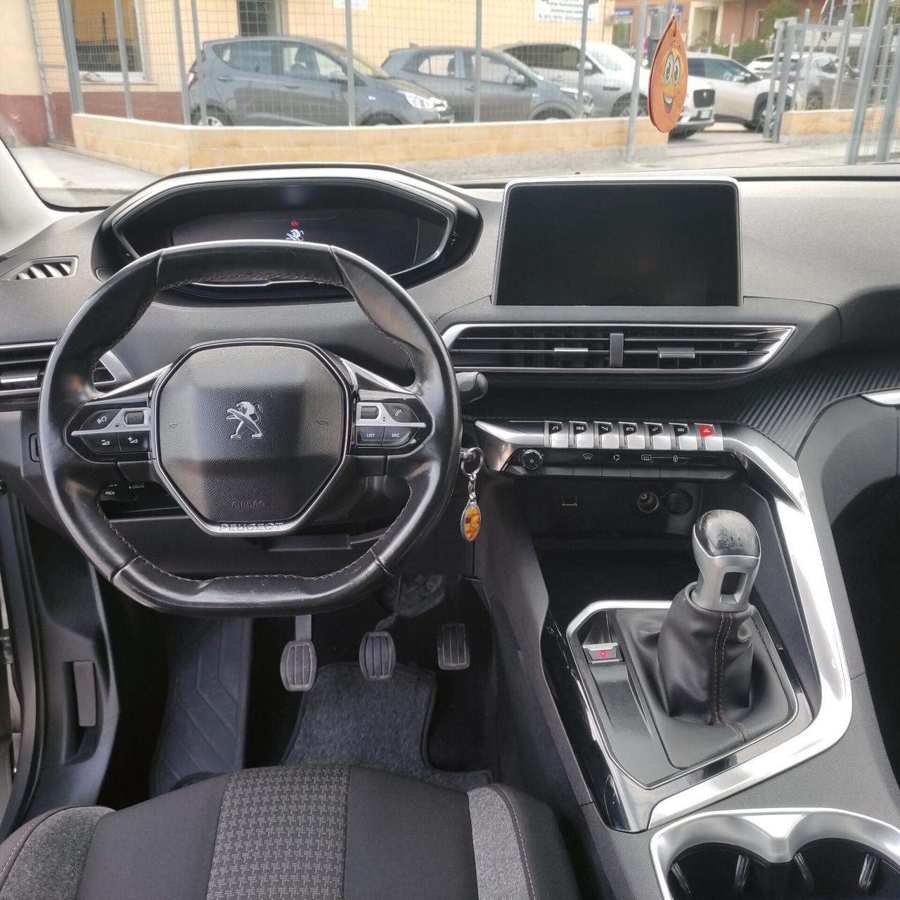 Peugeot 3008 BlueHDi 120 S&S Business