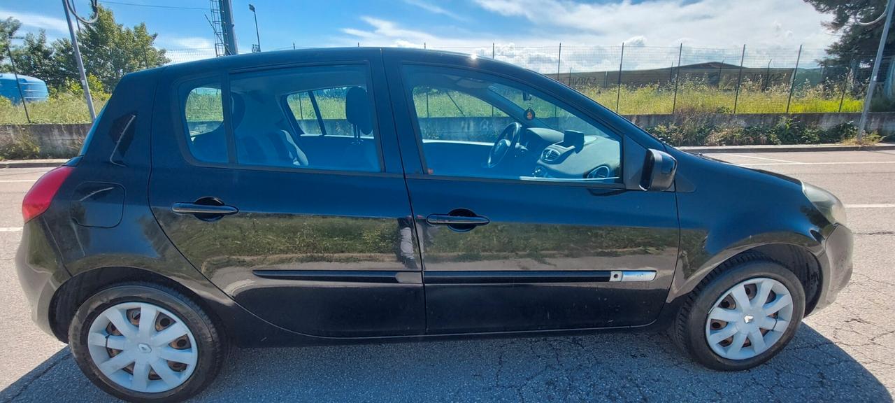 CLIO 1,2 GPL LANDI RENZO SCADENZA APRILE 2035 NAVIGATORE X NEOPATENTATI IMPECCABILE FULL