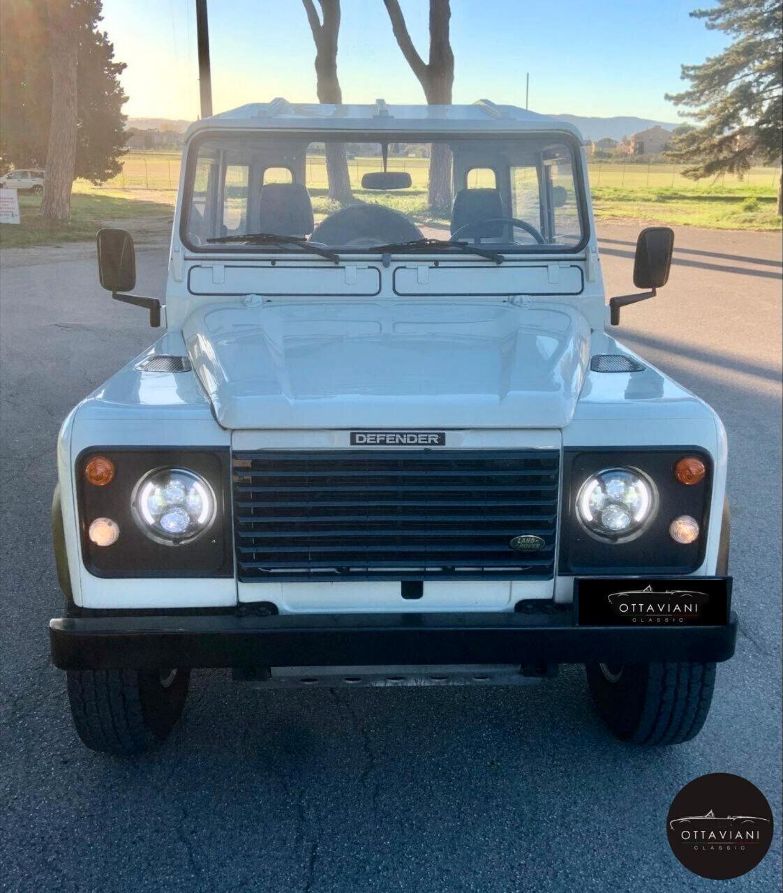 Land Rover Defender 90 turbodiesel Soft-top