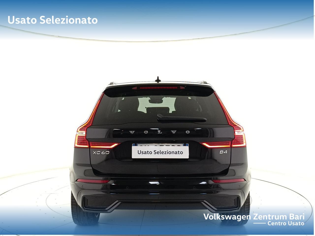 Volvo XC60 2.0 b4 plus dark awd auto