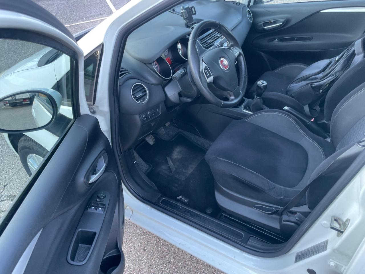 Fiat Punto 1.3 MJT IVA bene per neopatentati