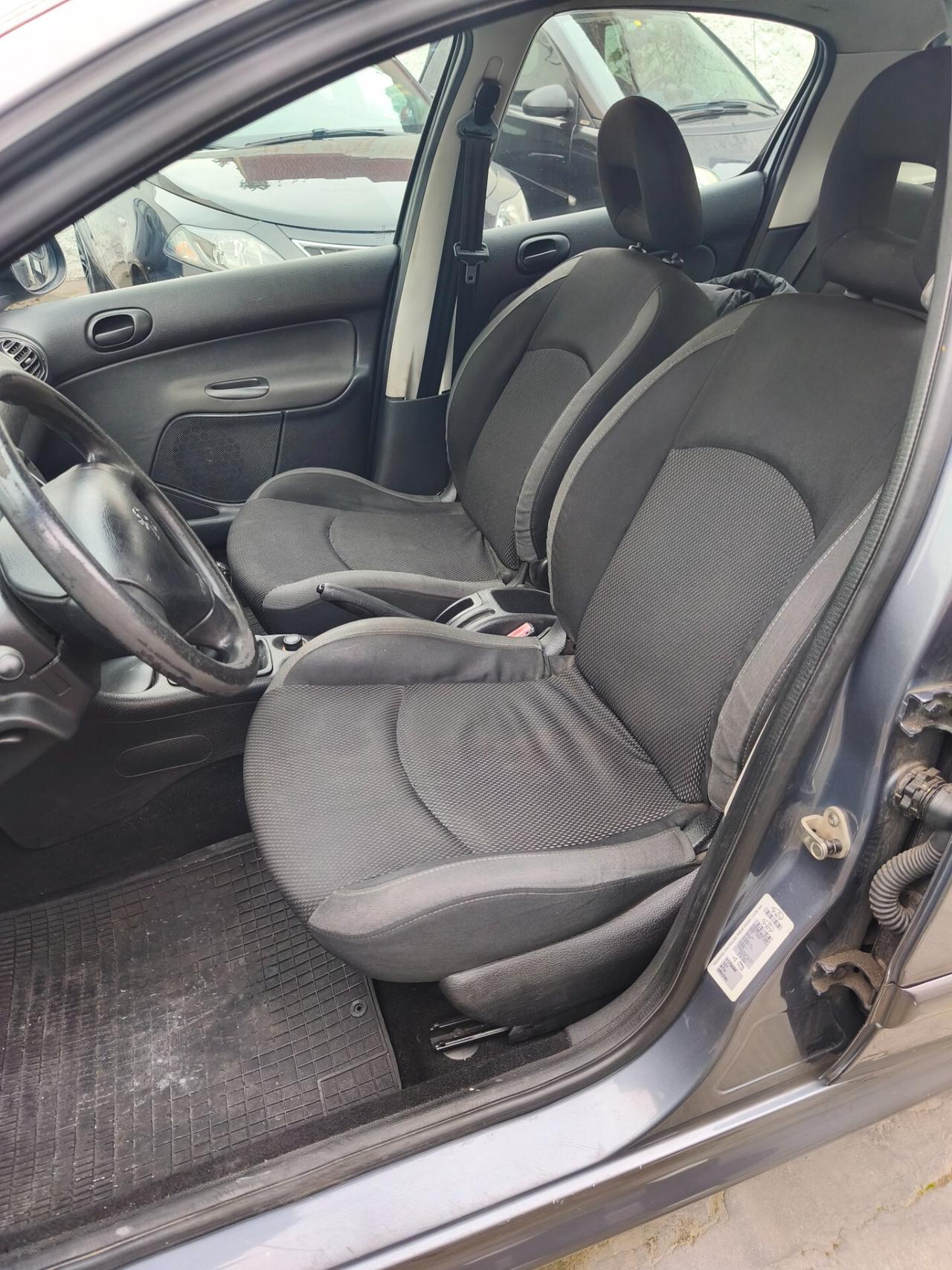 Peugeot 206 1.4 5p. Enfant Terrible