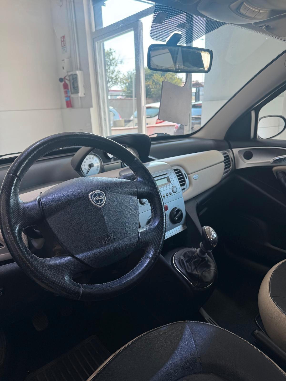 Lancia Ypsilon 1.4 Platino Ecochic GPL