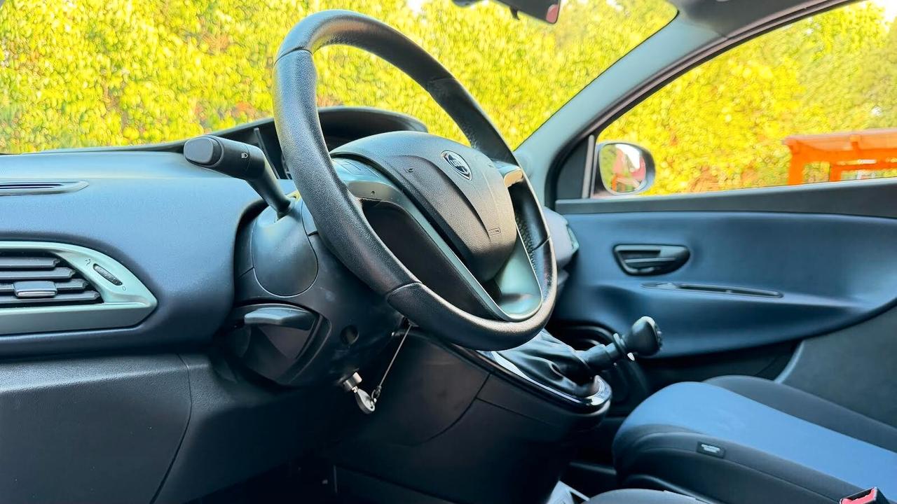 Lancia Ypsilon 1.0 FireFly 5 porte S&S Hybrid Gold Plus