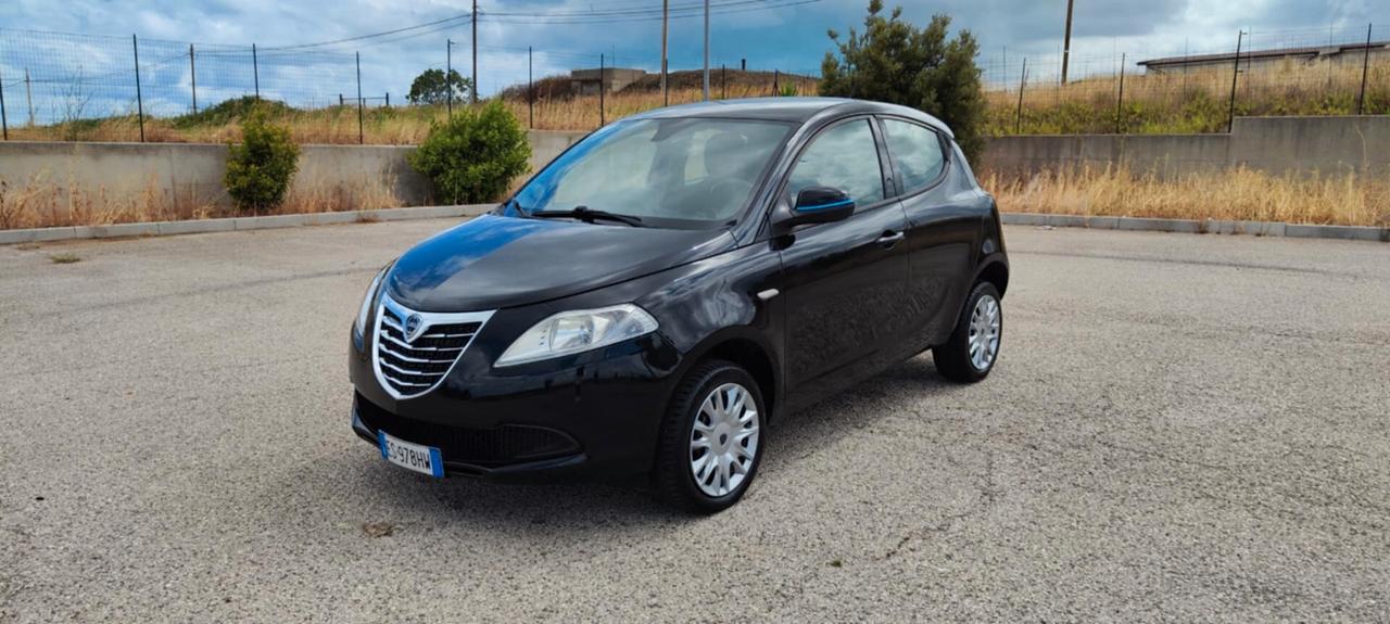 Lancia Ypsilon 0.9 TwinAir 85 CV 5 porte Metano Ecochic Gold