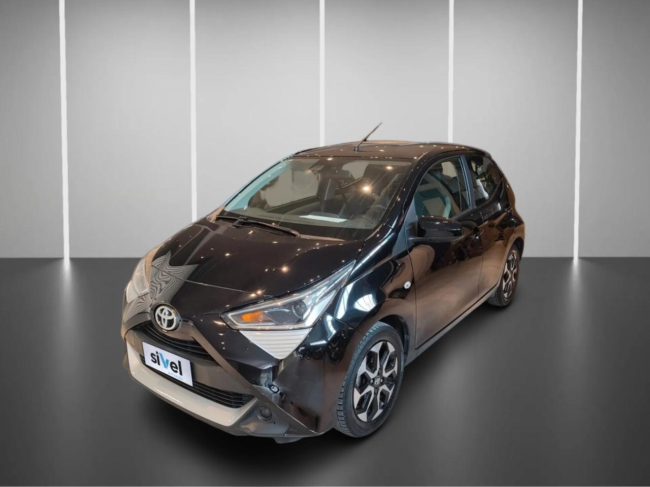 Toyota Aygo Connect 1.0 VVT-i 72 CV 5 porte x-clusiv