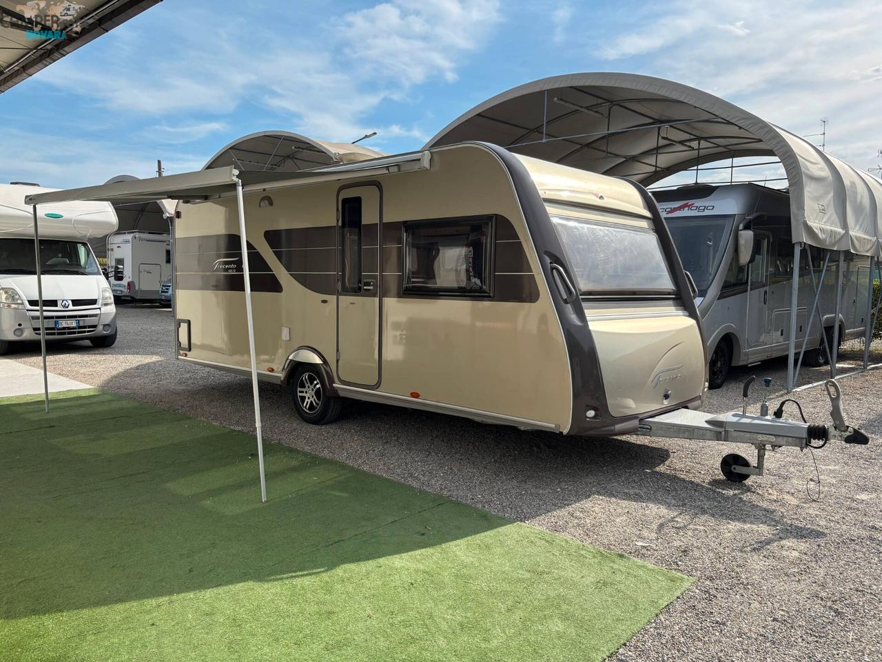 BÜRSTNER TRECENTO 465TS - ROULOTTE CON LETTO MATRIMONIALE ALLA FRANCESE IN CODA