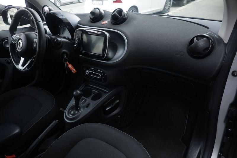 smart fortwo smart fortwo fortwo 90 0.9 Turbo twinamic Passion 66KW ANNO 2018