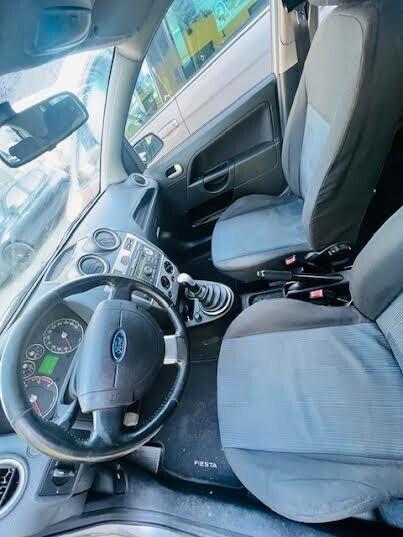 Ford Fiesta 1.4 TDCi aut. 5p. Ghia neopatentati