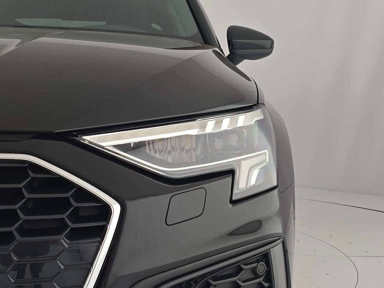 Audi A3 sedan 35 2.0 tdi s line edition s-tronic
