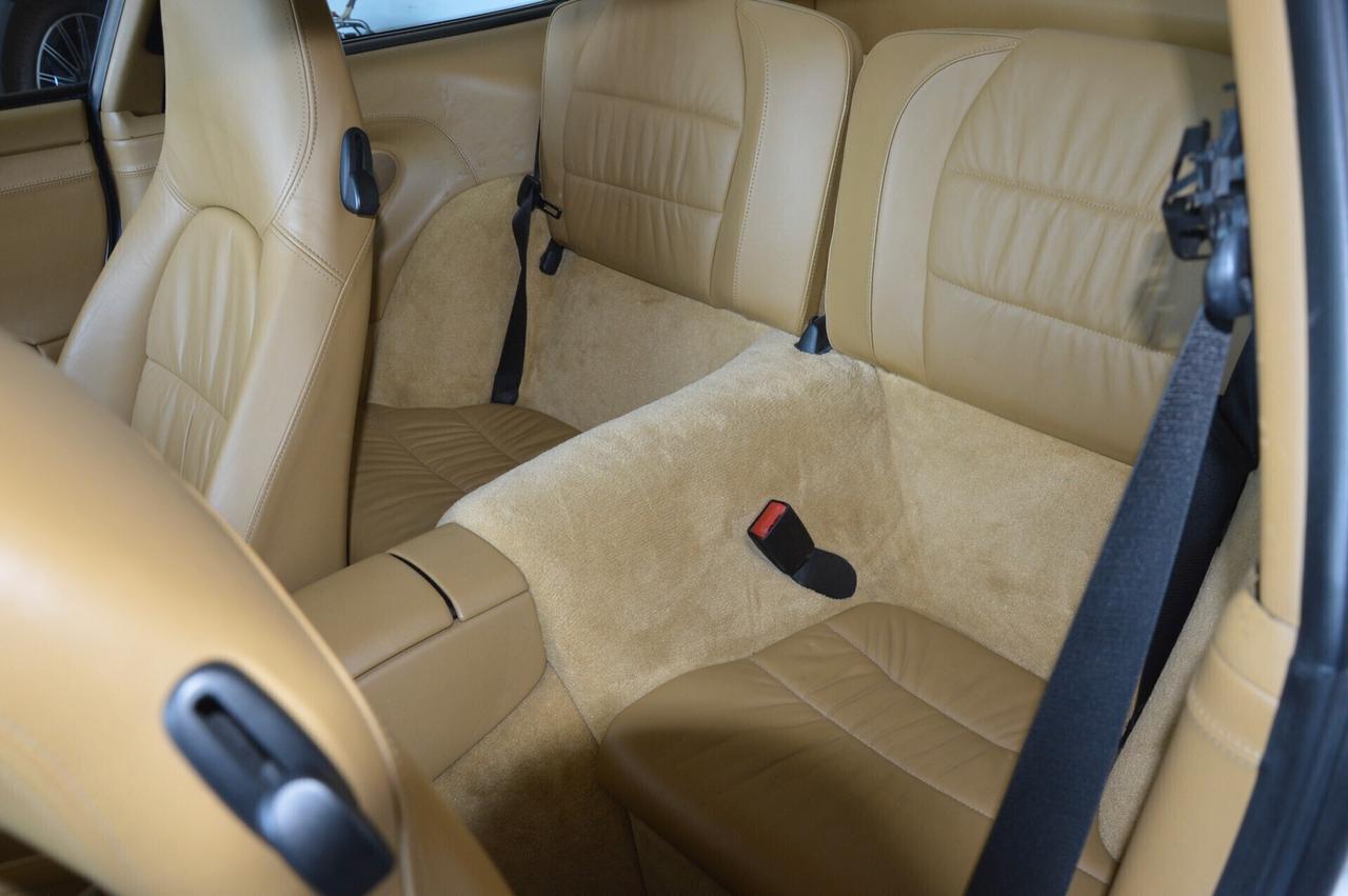 Porsche 996 Carrera cat Coupé