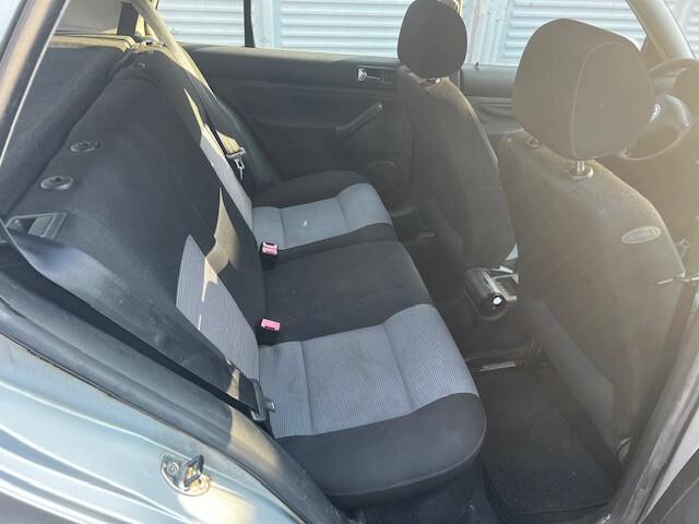 Volkswagen Golf 1.6 16V FSI 5p. Sportline