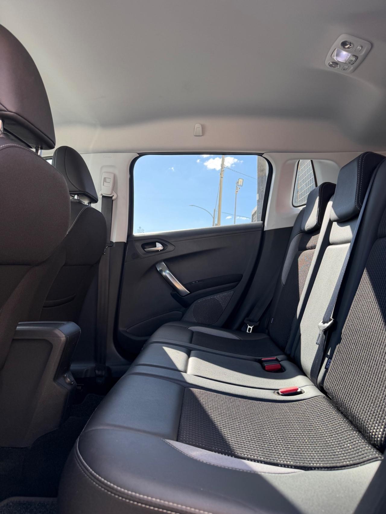 Peugeot 2008 ALLURE 1.5 100 cv-2018/NAVI/PELLE