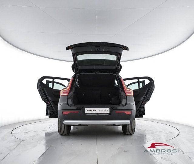 VOLVO XC40 T3 Geartronic Momentum