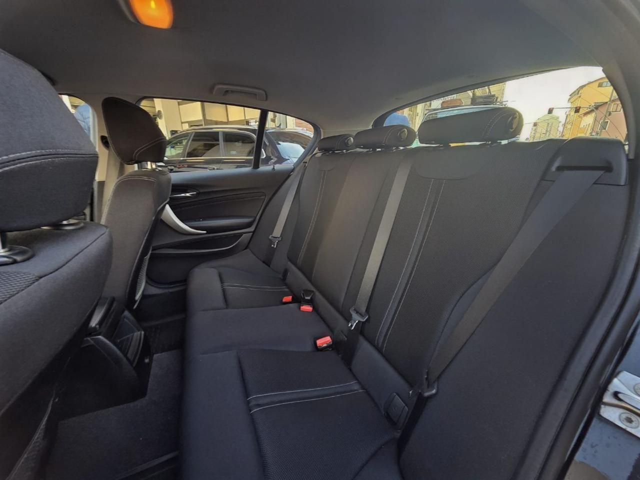 BMW Serie 1 5 Porte 118d Advantage 5p auto