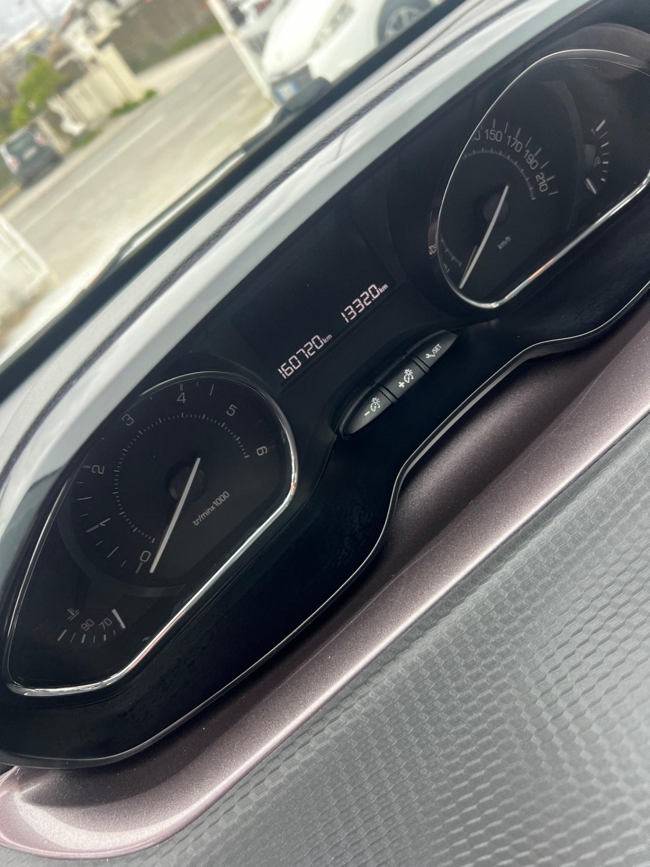 Peugeot 2008 1.4 HDi 68CV Active