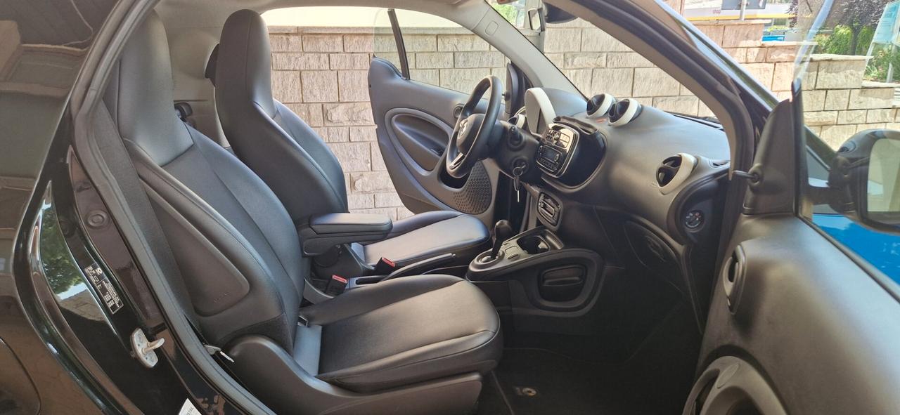Smart ForTwo 70 1.0 twinamic Youngster cerchi in lega cambio automatico e sequenziale sedili in pelle